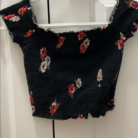 off the shoulder garage crop top - Picture 1 of 3